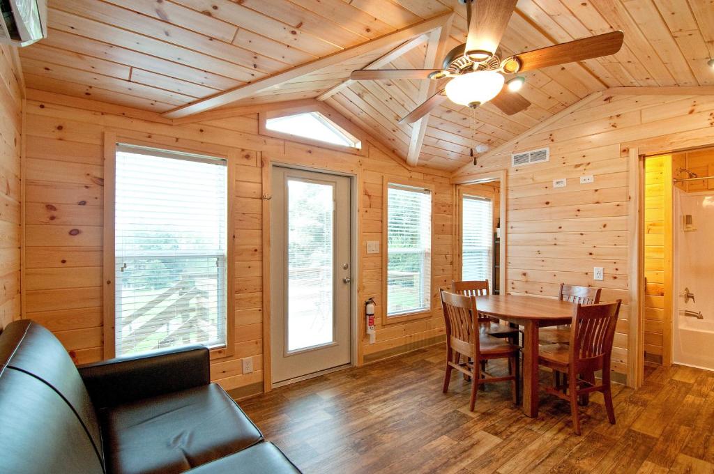 Spring Gulch Cottage 1 - One-Bedroom Cottage