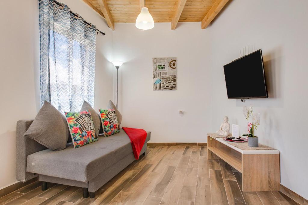 TV a/nebo společenská místnost v ubytování 8145b - Bonito Bungalow Costa Calma