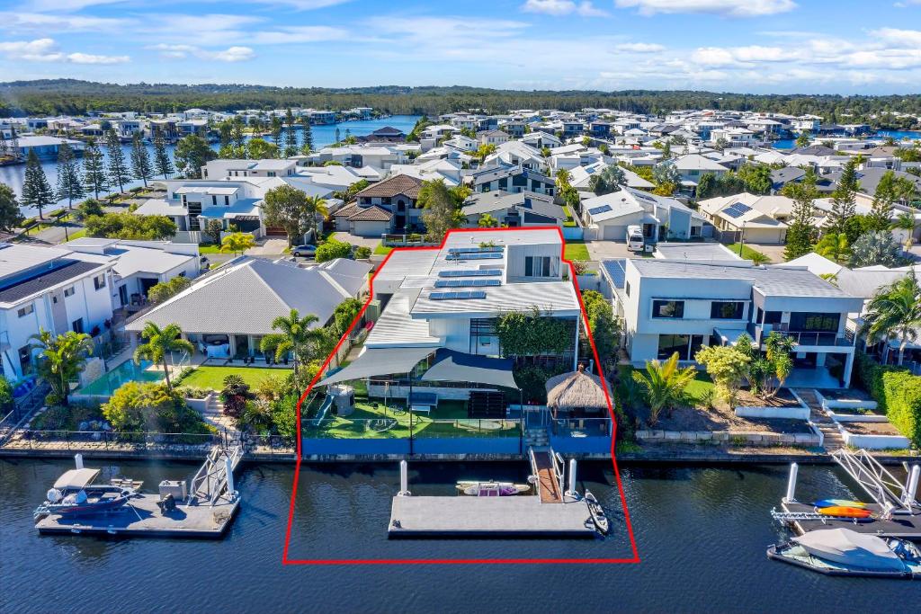 Luxury Waterfront Private Home In Caloundra Pelican Waters Featuring
