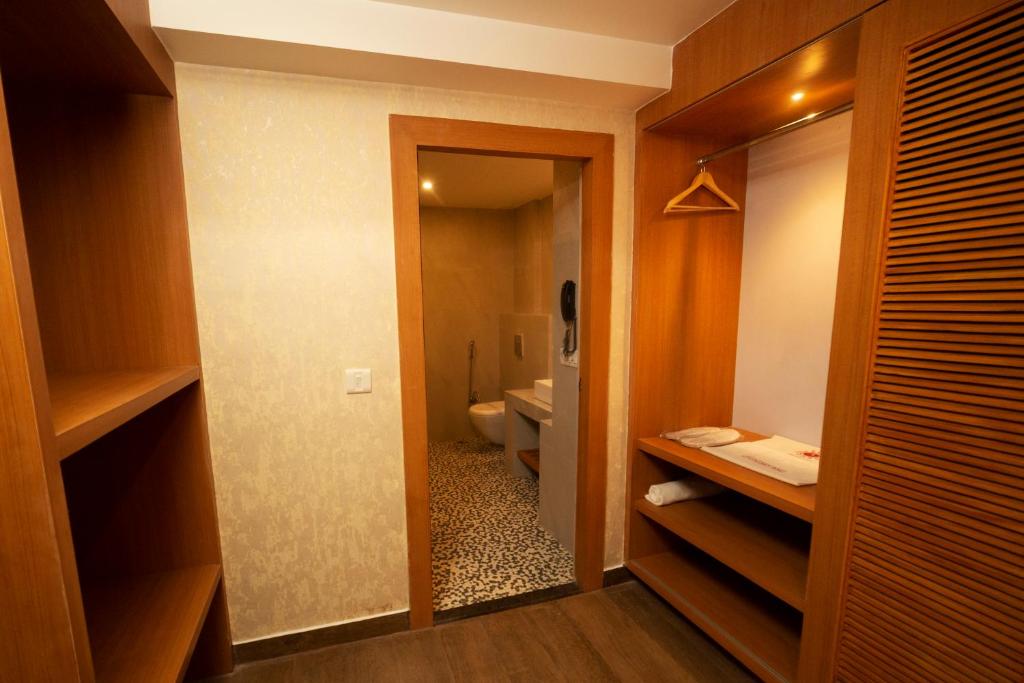 Koupelna v ubytování Abhyagama Hotel