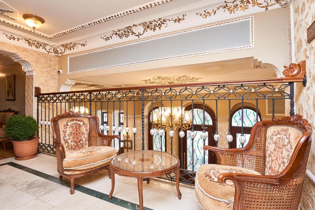 رزرو هتل و هاستل، Amber Hotel & Spa