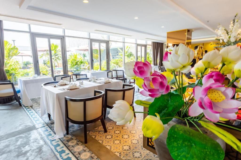 White Lotus Hue Hotel - 11