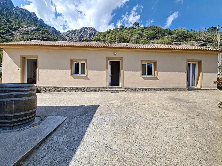 Nespecifikovaný výhled na hory nebo výhled na hory při pohledu z bed and breakfast