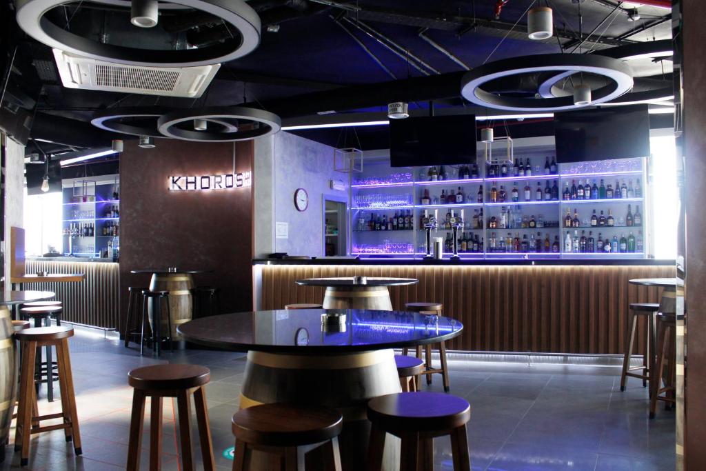 El lounge o bar de Al Diar Dana Hotel
