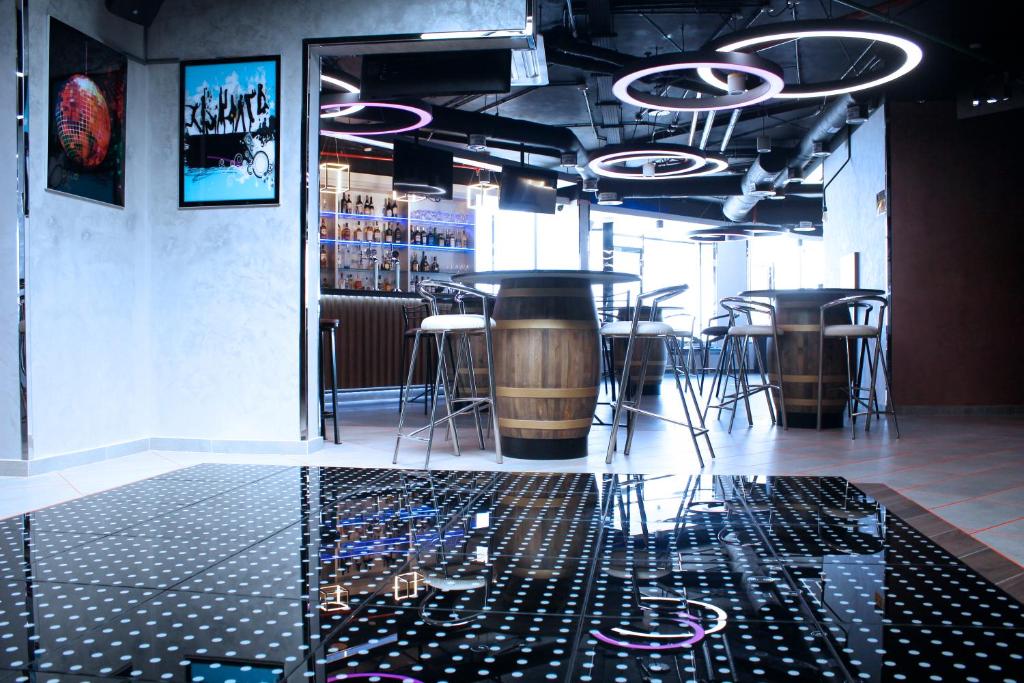 El lounge o bar de Al Diar Dana Hotel
