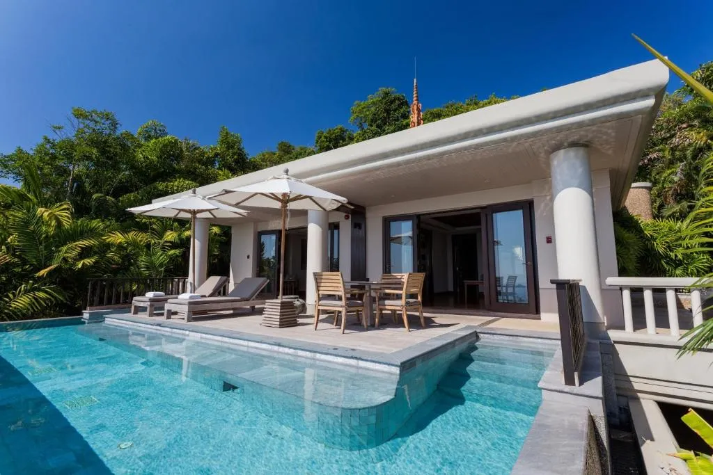 Signature Ocean View Pool Suite
