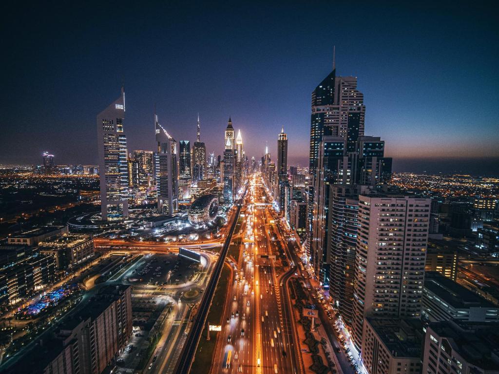 Nespecifikovaný výhled na destinaci Dubaj nebo výhled na město při pohledu z hotelu
