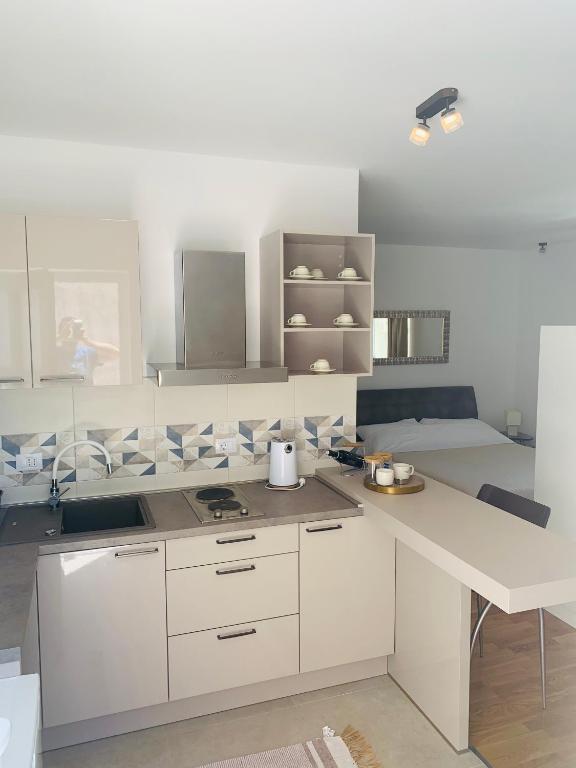 Madonna Guesthouse II - 1