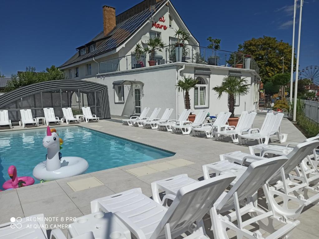 Πισίνα στο ή κοντά στο AL Mare-Villa z Basenem i klimatyzacją w CENIE POBYTU