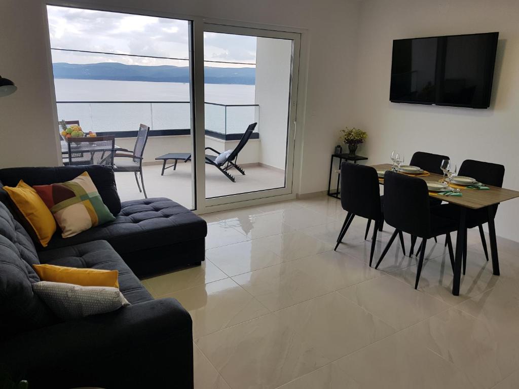 Posezení v ubytování La Vista apartments