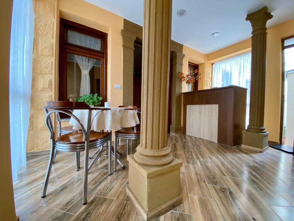 Fotografie z fotogalerie ubytování Vila A Hotel v destinaci Korçë