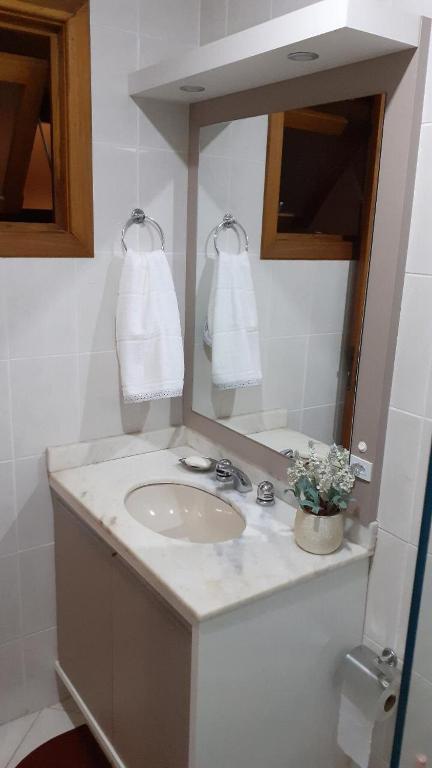 Apartamento Paraíso Gramado- 900m da Rua Coberta  Apartamento Paraíso Gramado- 900m da Rua Coberta