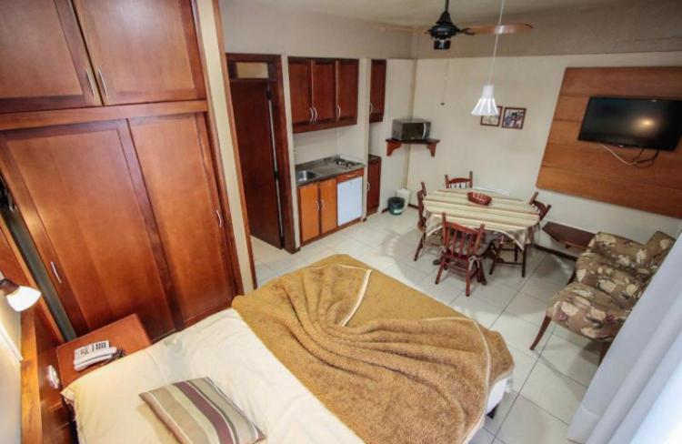  Apto ao lado da Rua Torta