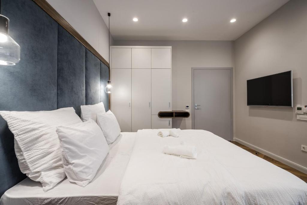 Budapest Eye- Boutique Suites, by BQA - Standard Queen Room