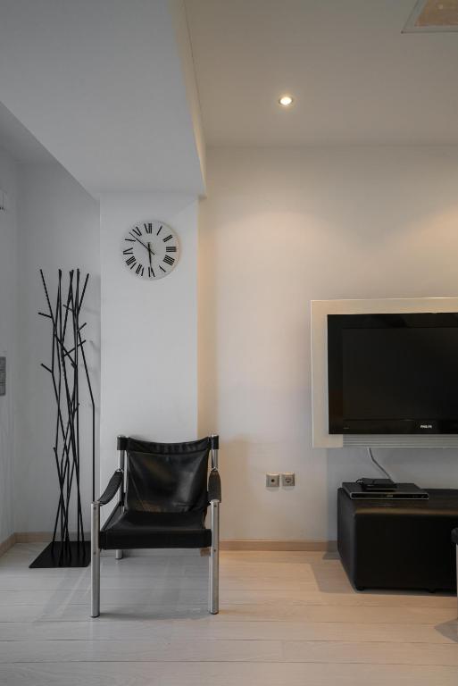 TV a/nebo společenská místnost v ubytování Seaside Maisonette in Itea