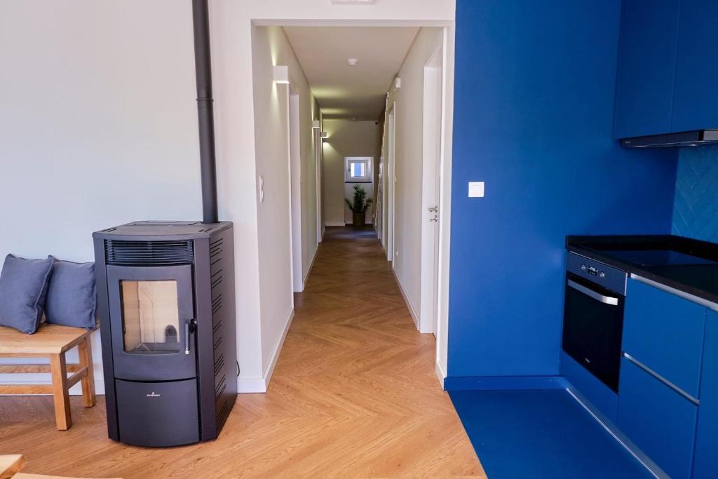 Kuchyň nebo kuchyňský kout v ubytování Mid-Atlantic Boutique Hostel