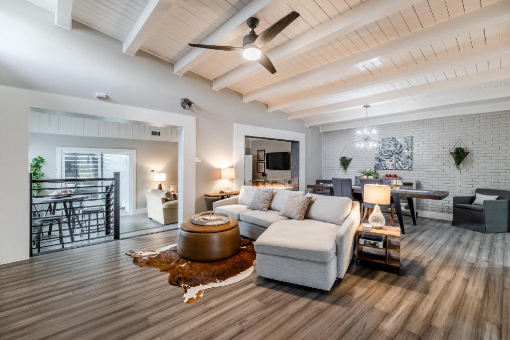 Preston Hollow Retreat available for 28 days or greater, Dallas (updated prices 2024)