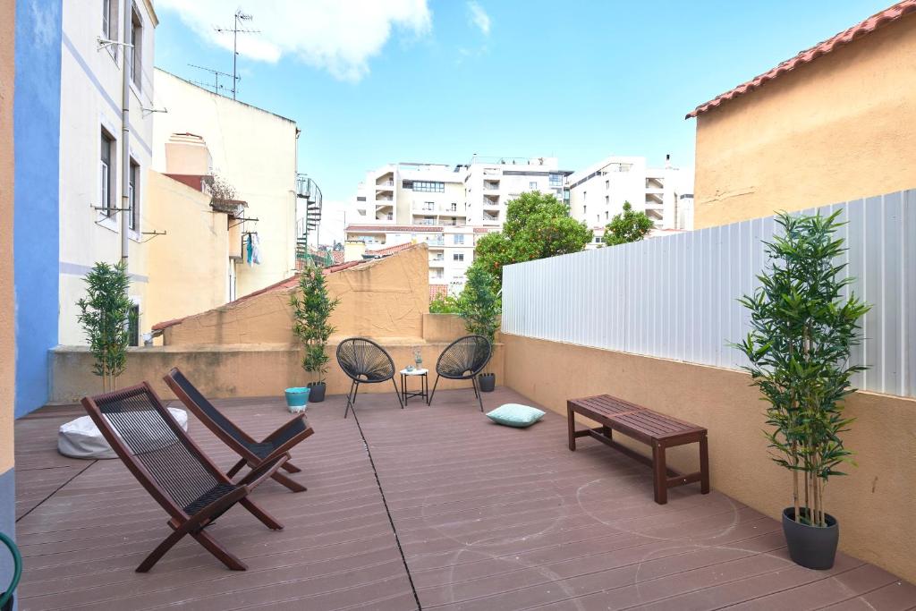 رزرو هتل، آپارتمان Idyllic لیسبون با حیاط شگفت انگیز، توسط TimeCooler