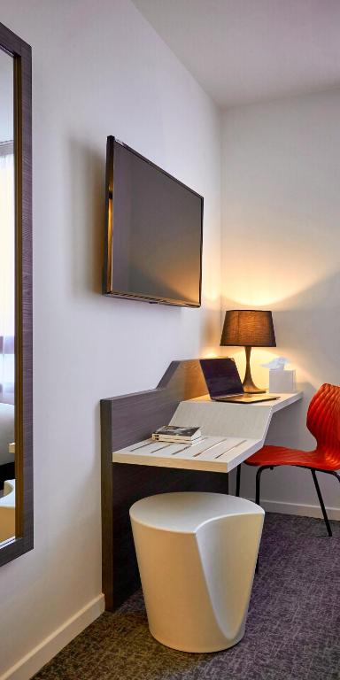 Kyriad Combs-La-Ville - Senart - 1 Double Bed 1 Single Bed