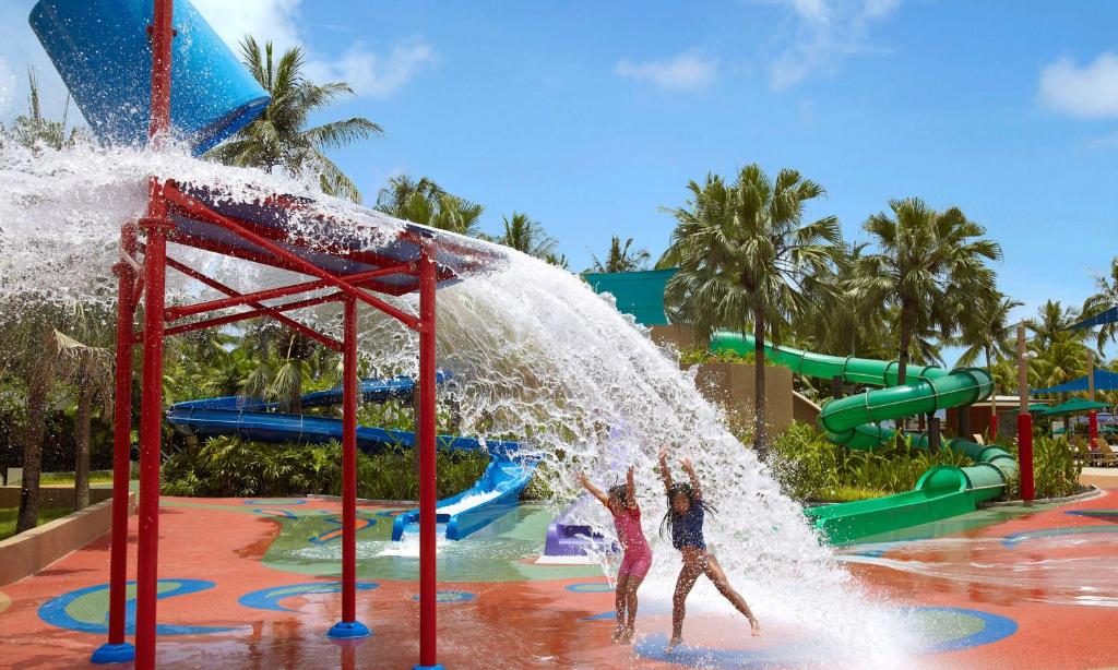 Bazén v ubytování Shangri-La Tanjung Aru, Kota Kinabalu nebo v jeho okolí