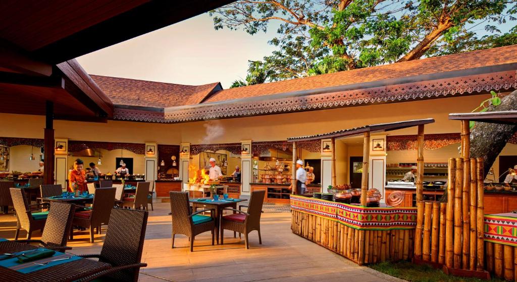 Restaurace v ubytování Shangri-La Rasa Ria, Kota Kinabalu