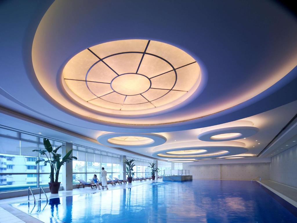 Bazén v ubytování Shangri-La Fuzhou nebo v jeho okolí