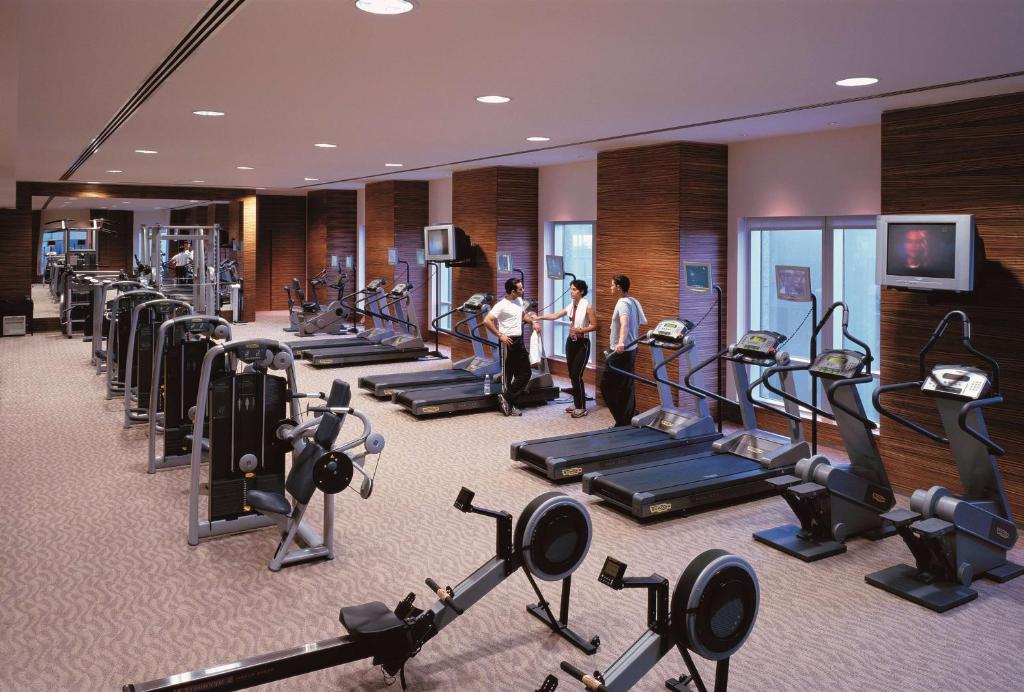 Fitness centrum a/nebo fitness zařízení v ubytování Shangri-La Dubai