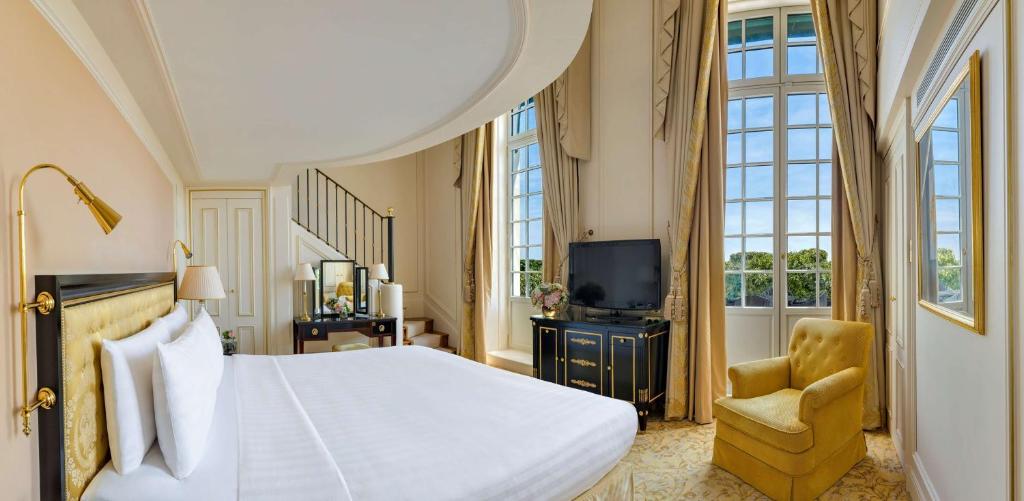 Shangri-La Paris photo