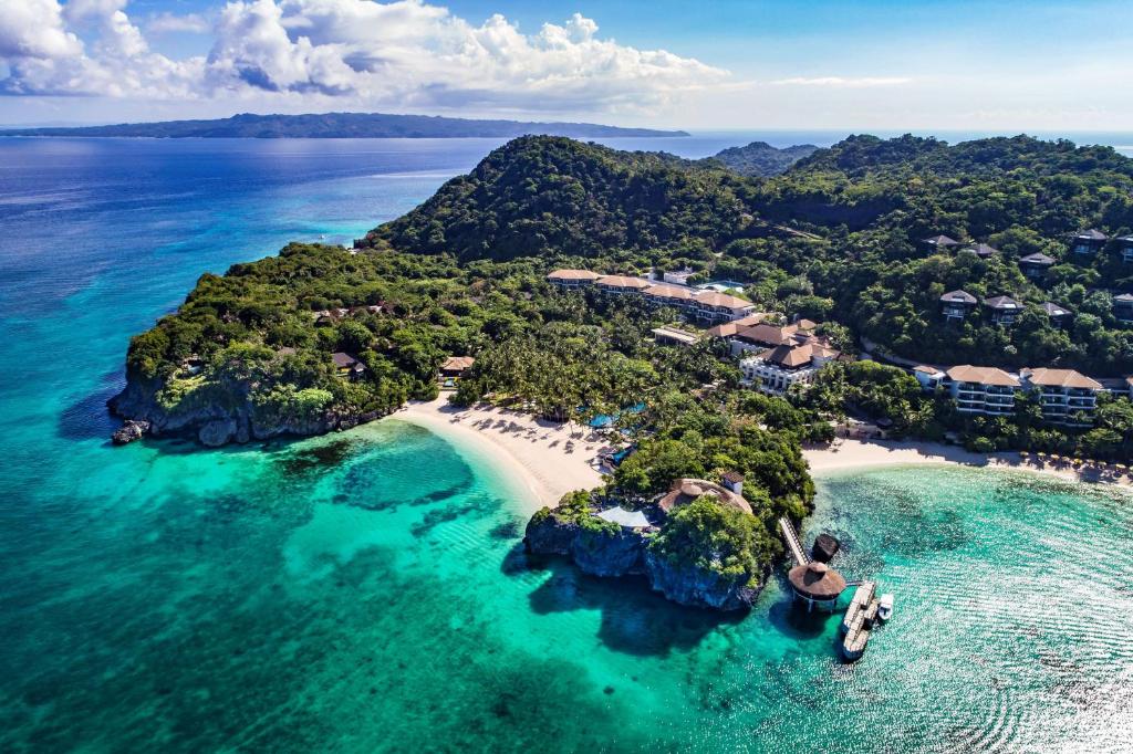 长滩岛Shangri-La Boracay的海洋岛屿的空中景观