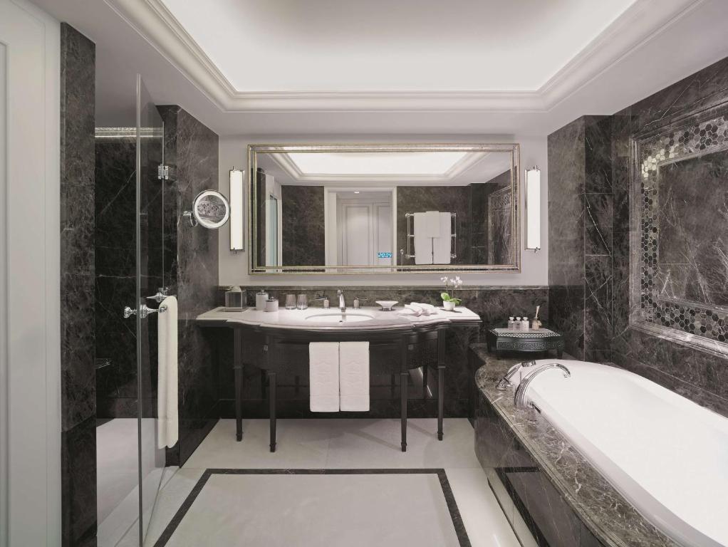 Shangri-La Bosphorus, Istanbul - Deluxe Room
