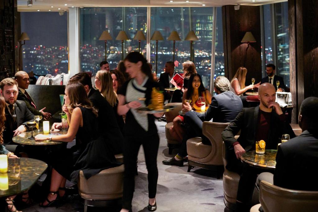 Shangri-La The Shard, London - Resim 41