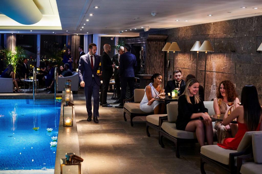 Shangri-La The Shard, London - Resim 40