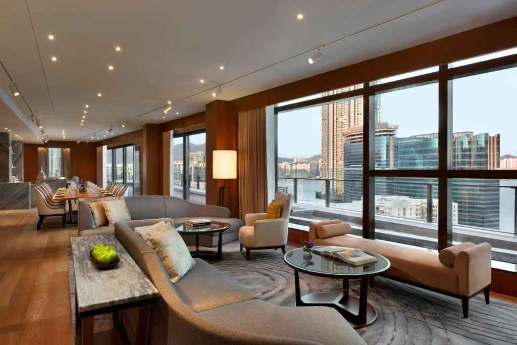Posezení v ubytování Kerry Hotel Hong Kong by Shangri-la