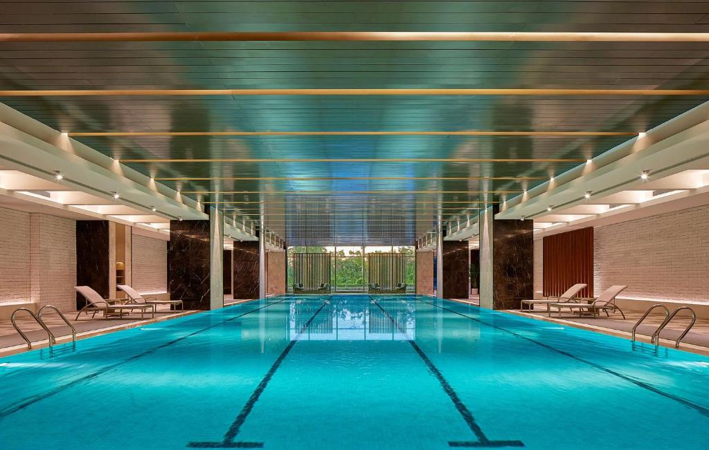 Bazén v ubytování Shangri-La Xiamen nebo v jeho okolí