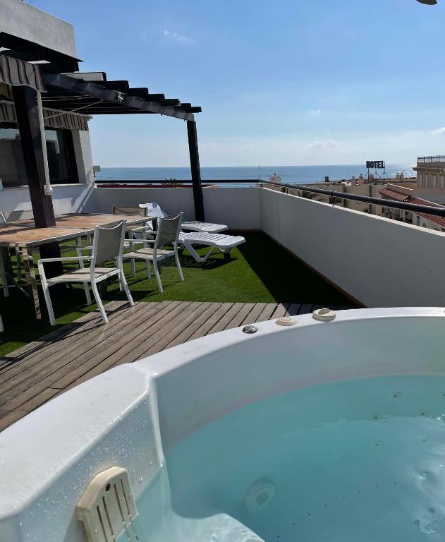 Ático con jacuzzi a 100 metros de la playa, Carboneras ...