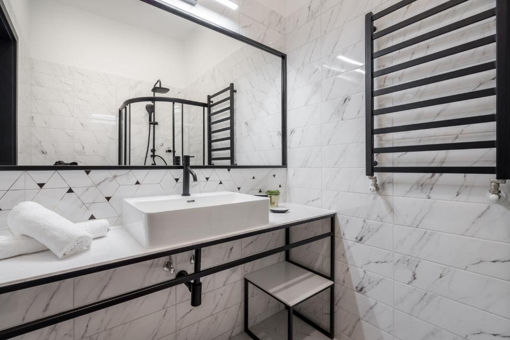 Astoria Boutique Suites- Best Location by BQA - Resim 18