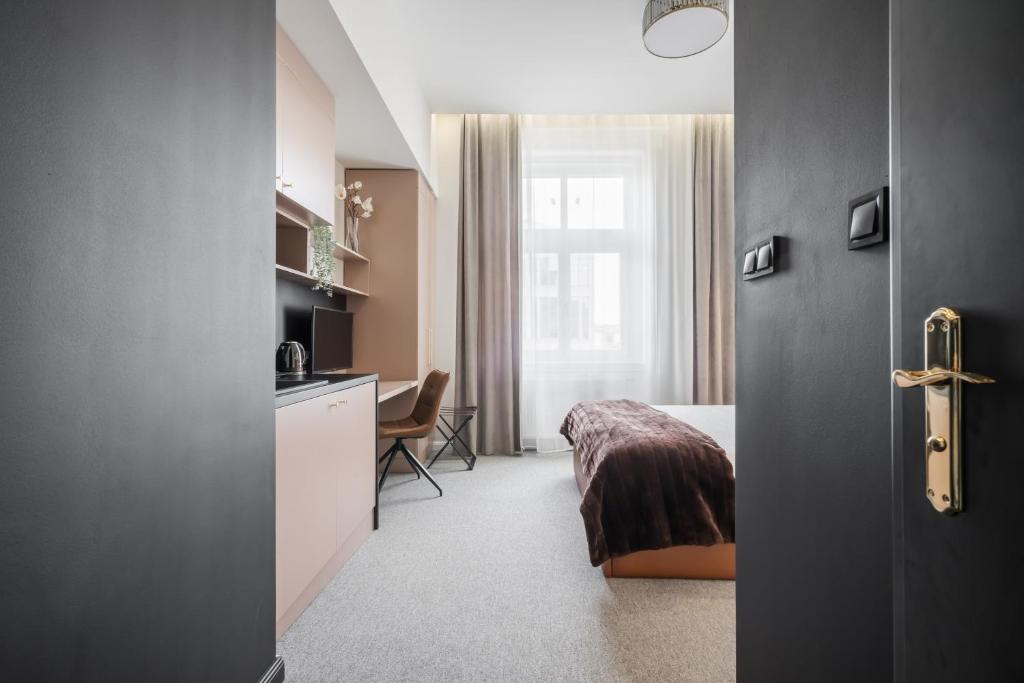 Astoria Boutique Suites- Best Location by BQA - Resim 25