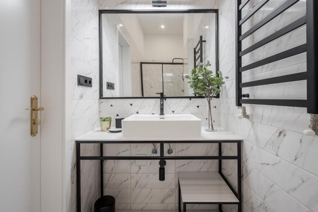 Astoria Boutique Suites- Best Location by BQA - Resim 32