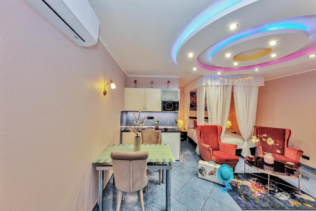 TV a/nebo společenská místnost v ubytování Vintiamo Apartmanok