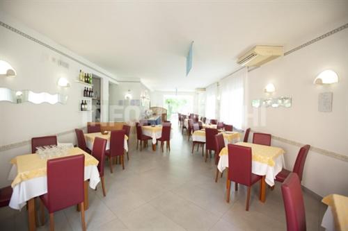 Restaurace v ubytování Hotel Azzurro