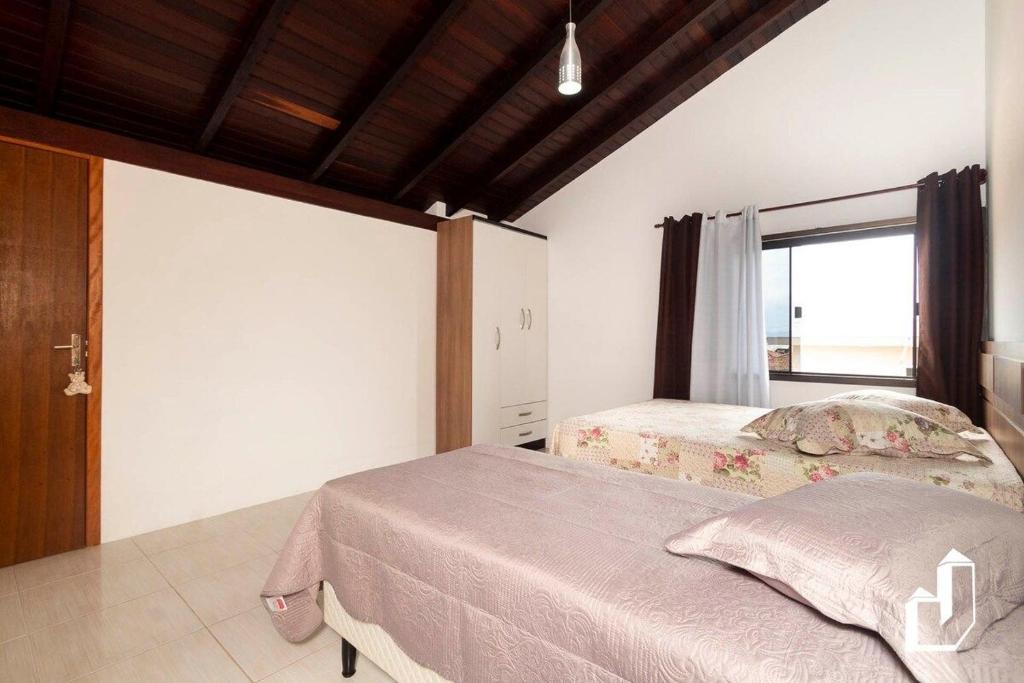  Apartamento com 03 dormitórios