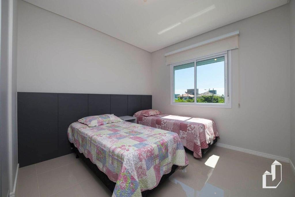  Apartamento com vista para o mar com 02 dormitórios