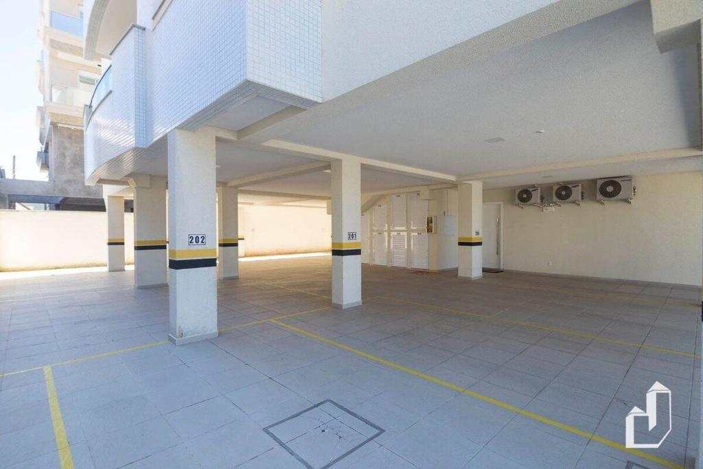  Apartamento com vista para o mar com 02 dormitórios