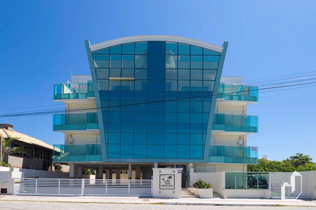  Apartamento com vista para o mar com 02 dormitórios