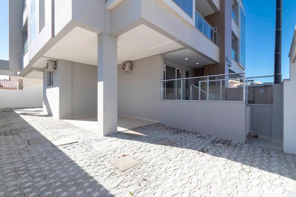  Apartamento com 02 dormitórios