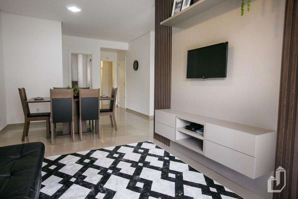  Apartamento com 02 dormitórios