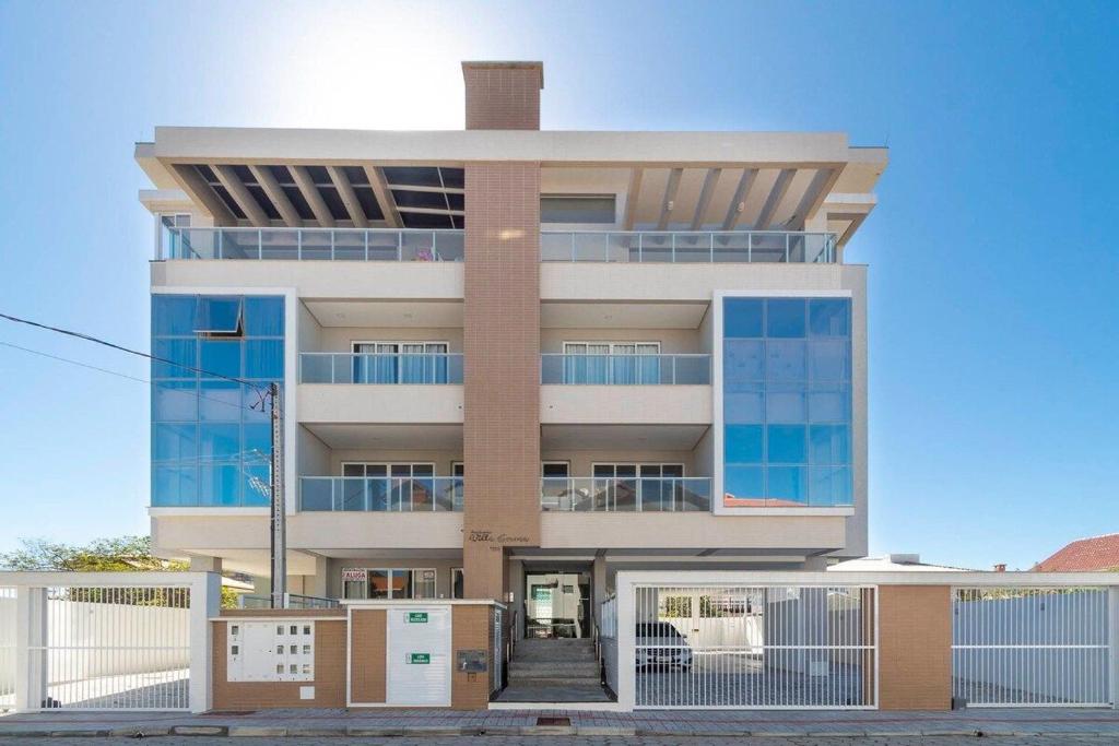  Apartamento com 02 dormitórios