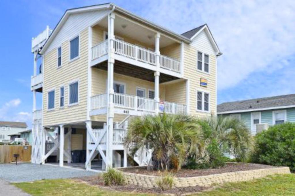 Vacation Home Sun Kissed, Holden Beach, NC - Booking.com