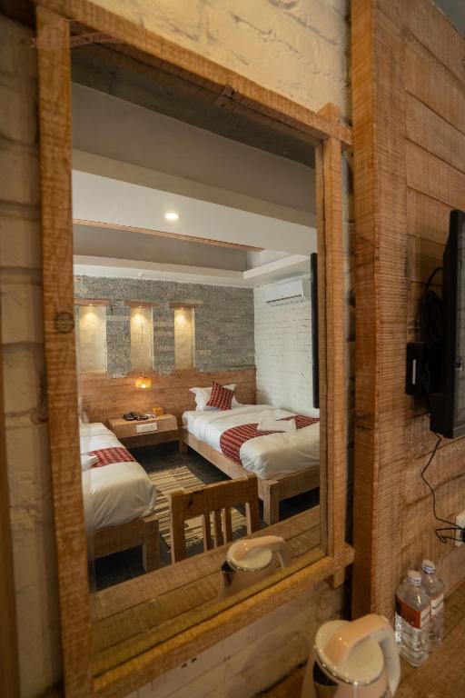 Televisyen dan/atau pusat hiburan di Hotel Mera Peak Private Limited