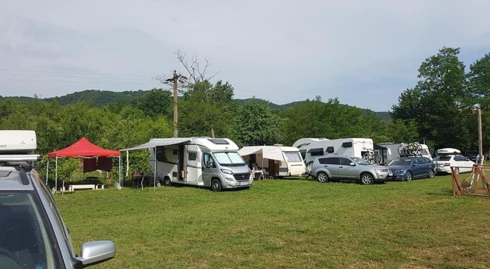 Camping in Clisura Dunarii, Eşelniţa – Prețuri actualizate 2023